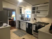 Beaufort -Close to Parris Island and Historic Downtown, New Renovation, Sleeps 8