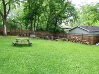 “Couples’ Cozy Cabin – King Bed, Walk to Geneva Lake” Hotels in Williams Bay