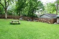 “Couples’ Cozy Cabin – King Bed, Walk to Geneva Lake”