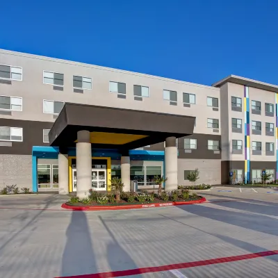 Tru by Hilton Grand Prairie Dallas Hotels near Six Flags Mall
