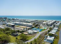 Oceanfront Comfort & Family Fun at Queens Court – Walk to Everything!