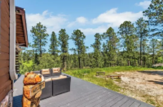 JR's Hideaway- Secluded Cabin on 3.5 acres in Northern Black Hills
