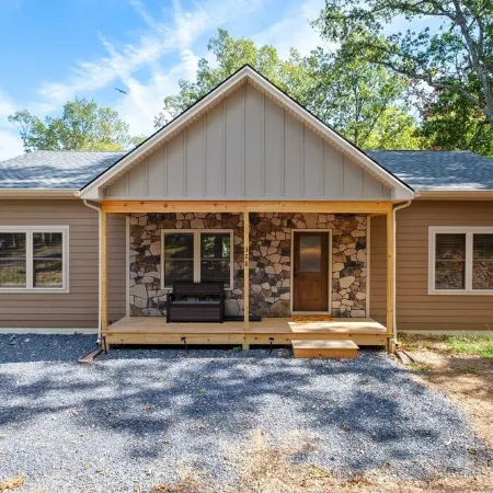 Sam's Place: Brand-new Massanutten custom home with game room!