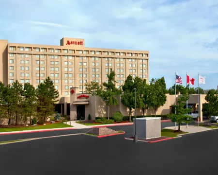 Buffalo Marriott Niagara Hotels in Amherst