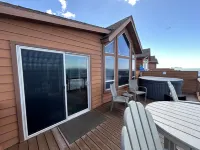 Oceanfront Cabin 9 with Jacuzzi &  Awesome Views Hotels in Smith River