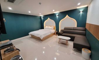 Hwasun le Mer Drive-in Hotel