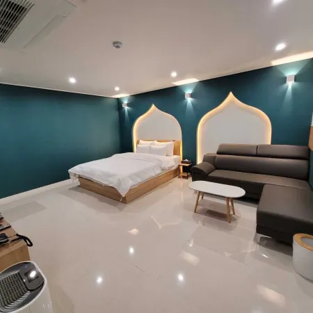 Hwasun le Mer Drive-in Hotel