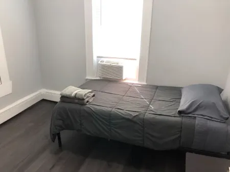 Private 2-Bedroom with Free Parking and Direct Bus to NYC Manhattan Only 2 Blocks Away