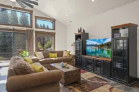 Charming Retreat with Spacious Outdoor Living - Cozy Mountain Cabin