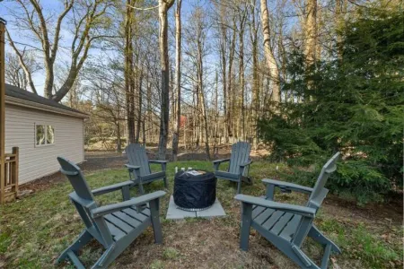 New! Pool/Hiking/Gym/Lake/Golf/karaoke/firepit