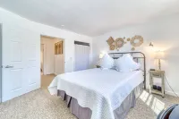 Private Rooftop Deck and Prime Downtown Access - Stylish Modern Retreat Hotels in Coeur d'Alene