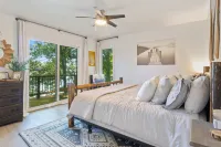 Firepit, Kayaks, Paddle Board and Lake Views - Charming Lake Retreat