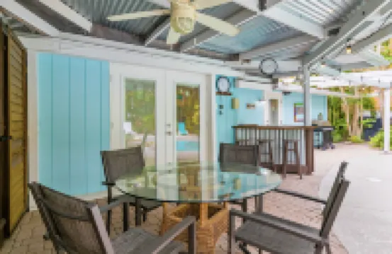 Heated Pool and Outdoor Bar - Charming Tropical Escape