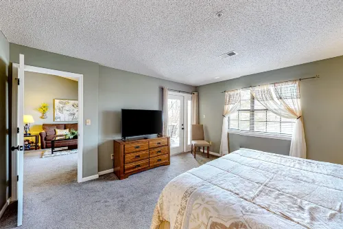 Family-Friendly Condo with Free WiFi, Balcony, & Shared Pool/Hot Tub/Sauna Hotels in Branson