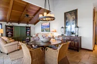 Relaxing Getaway with Private Lanai and Modern Kitchen - Stunning Ocean View Hotels in Wailea