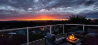 Breathtaking Views and Spacious Interiors - Exquisite Sunset Getaway Hotel a Marysville