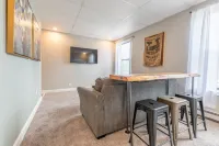 Modern Apartment| Peaceful Community Hotel dekat University of Maine