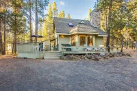 Private Hot Tub and Cozy Gas Fireplace - Charming Cabin Retreat