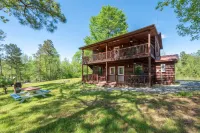 Breathtaking River Views and Cozy Fire Pit - Charming Retreat Hotels in Pike County
