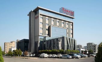 Ramada Hotel & Suites by Wyndham Erbil 32 Park