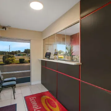 Econo Lodge Goldsboro Hwy 70