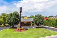 Quality Inn Hotels in Uwharrie
