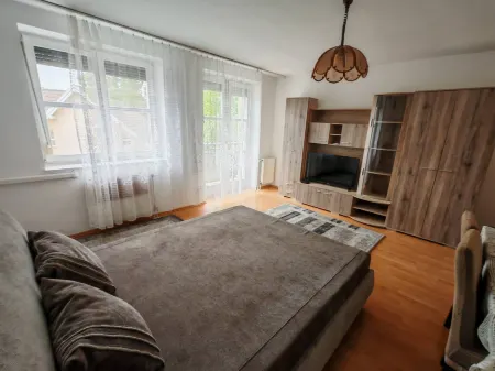 Quelle Apartment in Downtown with private garden