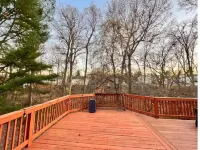 Peaceful Escape: 3-Bedroom with 2.5 Bathroom Hotel in zona Sanctuary Court Connector Trail