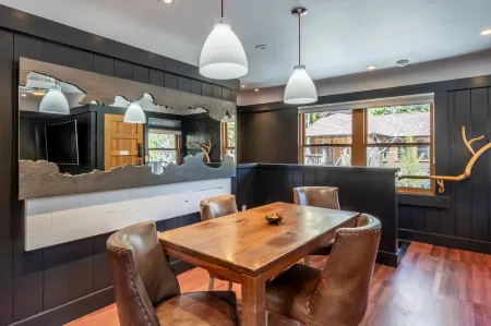 Filtered Lake Views and Cozy Fire Pit - Charming Mountain Retreat