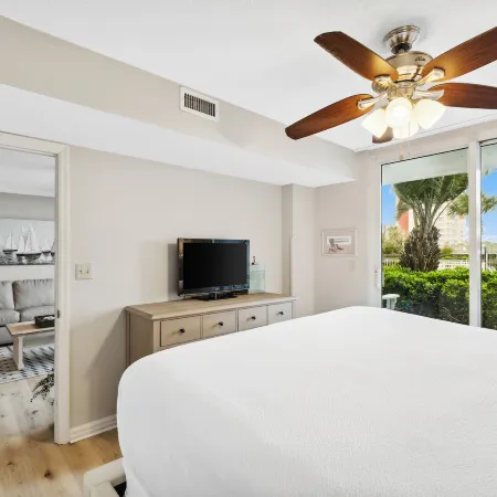 Pelican Beach 114