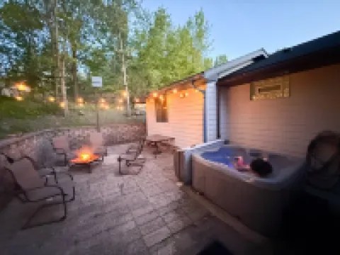 Hampton House • w/Hot Tub • Sleeps 16 • Luxury Beach Escape