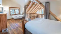 Snow Creek Cabins by Fernie Lodging Co.