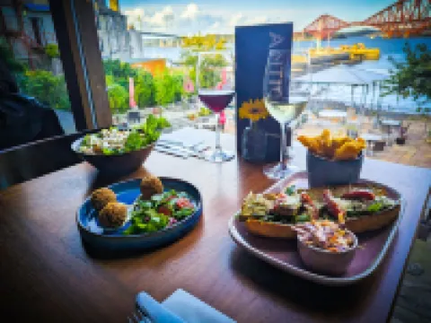 Orocco Pier Hotels in Queensferry