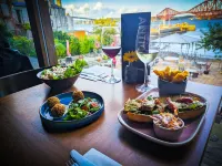 Orocco Pier Hotels in Rosyth