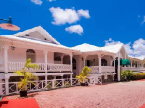 石榴之家 金斯敦酒店