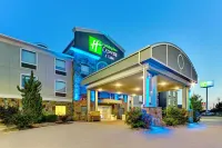 Holiday Inn Express & Suites Weatherford by IHG Hotels in Custer County