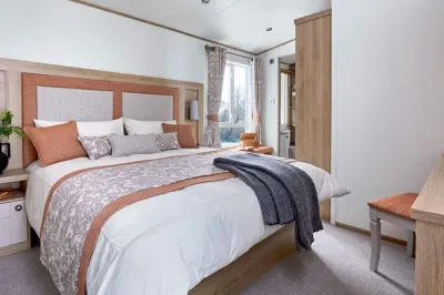 Captivating Bluebell Lodge 2-Bed Cotswolds Caravan Hoteles en Cricklade