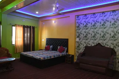 Hotel Mountain View and Rooftop Restaurant Hôtels à : Pithoragarh