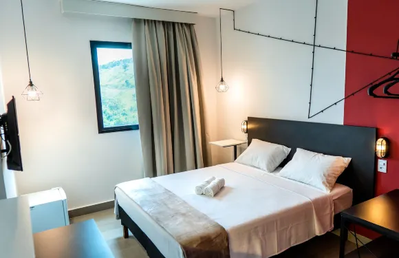 特奧菲盧奧託尼弗朗特舒適酒店