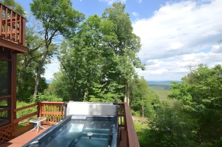 Above Sleepy Hollow - A Hidden Getaway