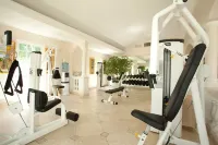 Coco Reef Resort & Spa