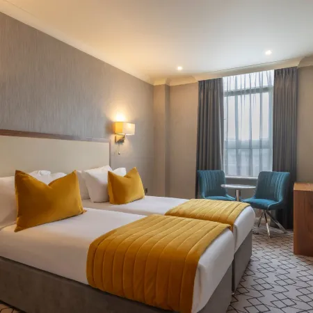 Victoria Hotel Отели рядом с достопримечательностью «Испанская арка»