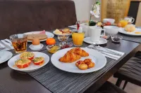 PLAZA Premium Den Haag City Center - breakfast