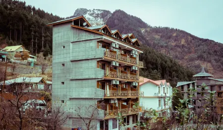 Hotel Smugglers Отели рядом с достопримечательностью «Manali View Point»