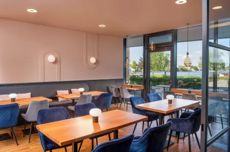 Waveboard Hotel & Boardinghouse Отели рядом с достопримечательностью «Потсдамский университет»