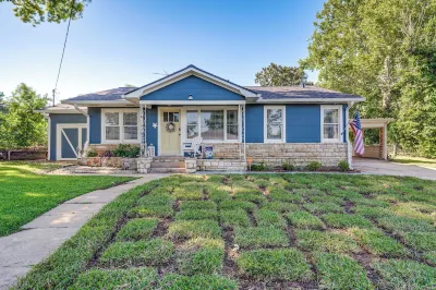 1 Mi to Dtwn Family-Friendly Brenham Bungalow! Hotels near H-E-B