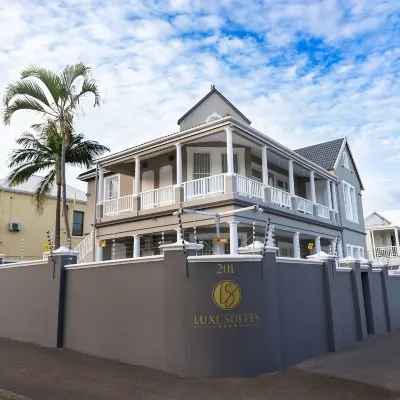 Luxe Suites Boutique Hotel Hotels near Big Rush