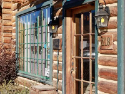 Twin Pines Lodge & Cabins Hotels in Fremont County