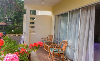 Mimosa Court Apartments