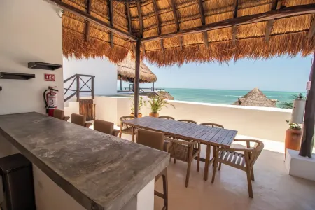 Hau Holbox, Oceanfront Boutique Hotel